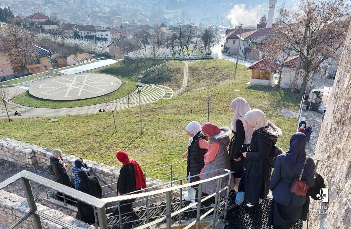 Učenici Elči Ibrahim-pašine medrese u Travniku posjetil Muzej “Alija Izetbegović”