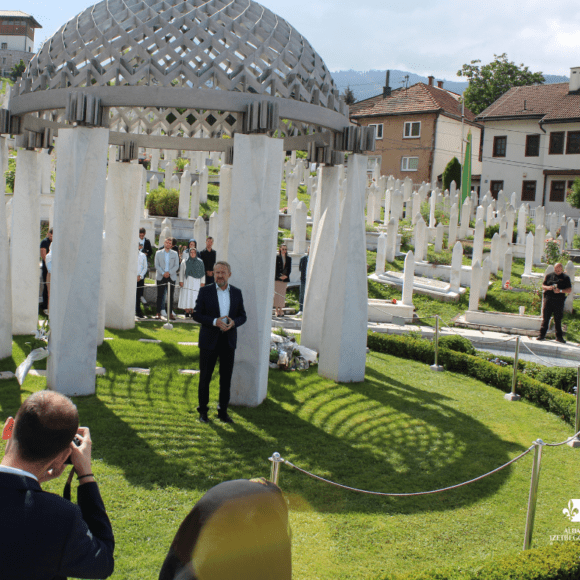 Na šehidskom mezarju „Kovači“ obilježena godišnjica rođenja predsjednika Izetbegovića